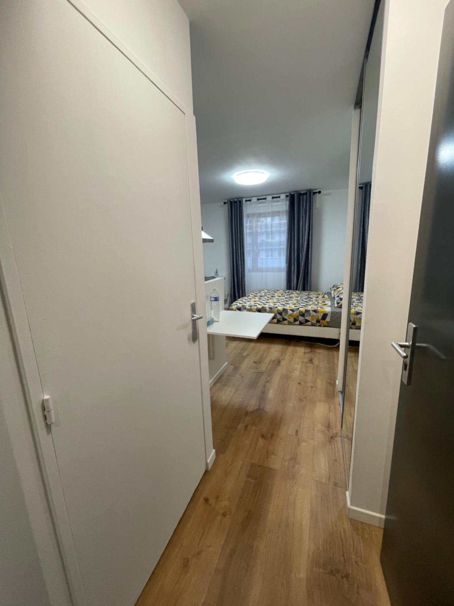 Appartement Au Pied Du Metro Mairie De L13 Clichy